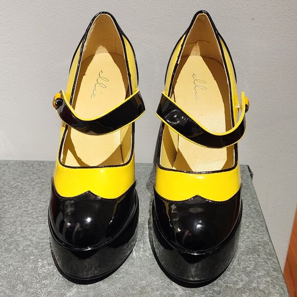 Ellie Black and Yellow Bug Heels - Picture 3 of 9